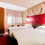 Ibis Stare Hotell 2*