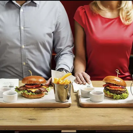 이비스 스타레 미아스토 호텔 2*