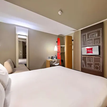 Ibis Stare